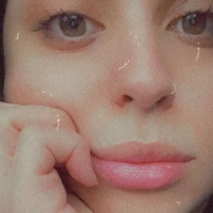 Meet your Posher, Sharifa